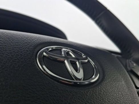 Used 2018 Toyota 4Runner SR5 Premium image 24