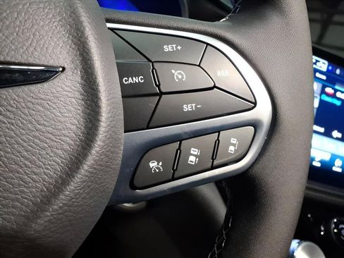 New 2026 Chrysler Pacifica Select FWD image 15