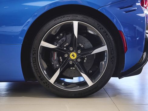 Used 2023 Ferrari SF90 Spider image 66