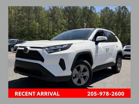 Used 2025 Toyota RAV4 XLE w/ Convenience Package image 1