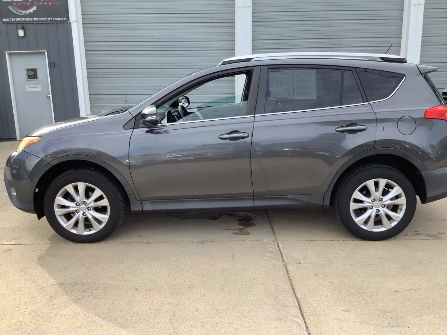 Used 2013 Toyota RAV4 Limited FWD image 5