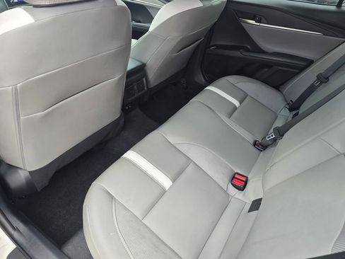 Used 2025 Toyota Camry SE w/ Convenience Package FWD image 14