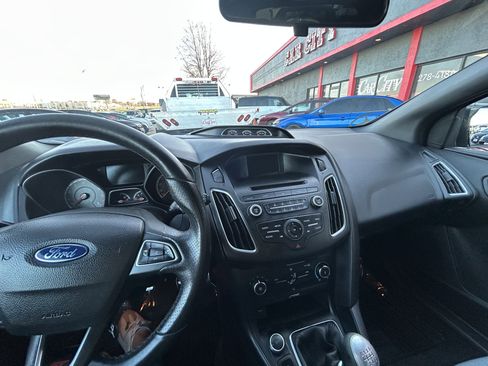 Used 2017 Ford Focus ST image 11