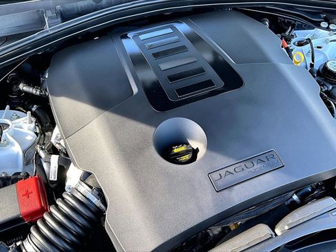 Used 2024 Jaguar F-PACE R-Dynamic S image 29