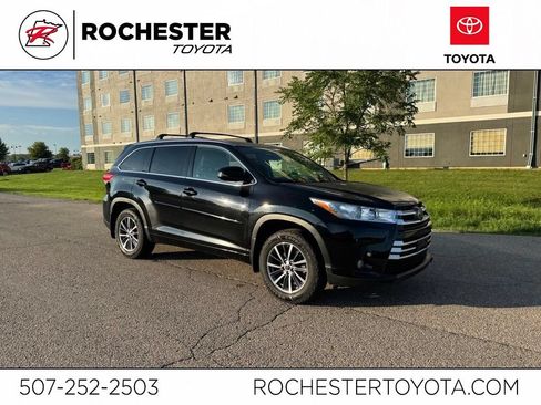 Used 2018 Toyota Highlander XLE AWD/4WD image 1