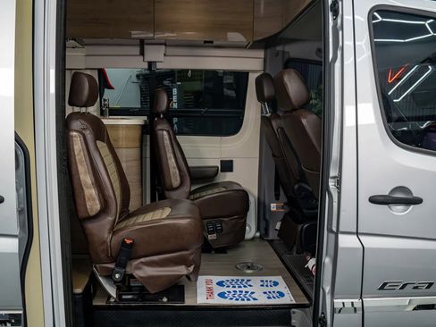 Used 2017 Mercedes-Benz Sprinter 3500 image 11
