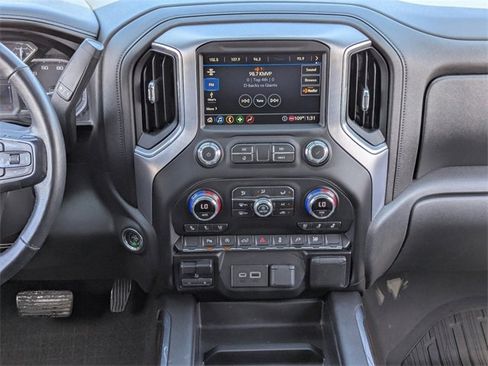 Used 2020 GMC Sierra 1500 SLT image 16