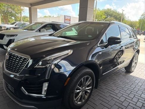 Certified 2022 Cadillac XT5 Premium Luxury w/ Technology Package AWD/4WD image 1