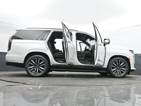Used 2024 Cadillac Escalade Sport Platinum w/ LPO, Floor Liner Package AWD/4WD image 80