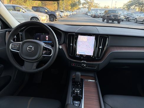 Certified 2023 Volvo XC60 B5 Plus w/ Protection Package image 30