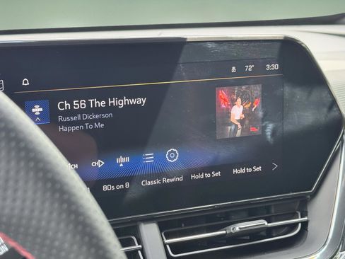 Used 2025 Chevrolet Trax RS FWD image 19