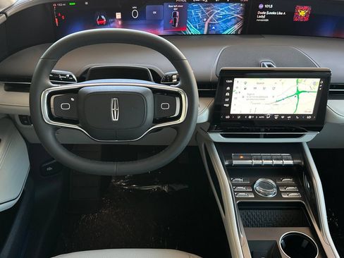 New 2026 Lincoln Nautilus Premier AWD/4WD image 13