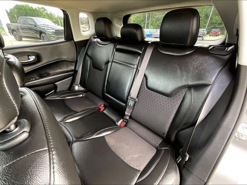 Used 2019 Jeep Compass Latitude FWD image 25