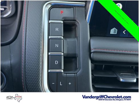 Used 2022 Chevrolet Suburban RST w/ Sport Performance Package AWD/4WD image 19