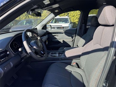 New 2025 Honda Pilot Sport image 13