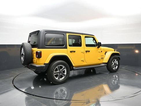 Used 2021 Jeep Wrangler Unlimited Sahara AWD/4WD image 7