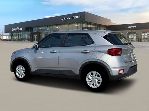 New 2026 Hyundai Venue SE FWD image 4
