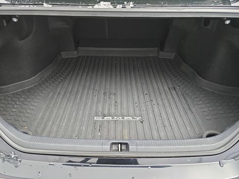 Used 2020 Toyota Camry XSE image 12