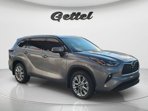 New 2026 Toyota Highlander Limited image 3