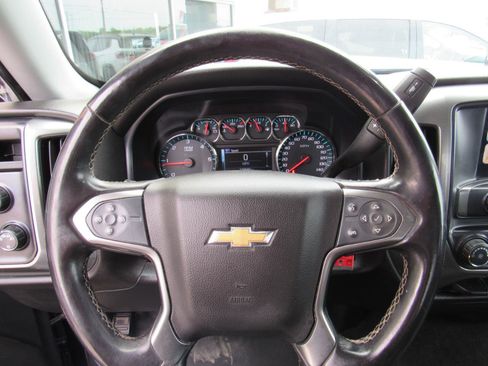 Used 2018 Chevrolet Silverado 1500 LT AWD/4WD image 11