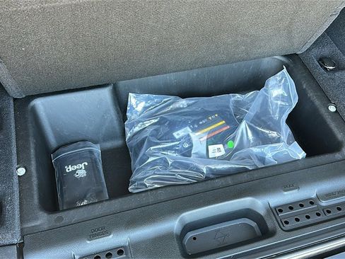 Used 2025 Jeep Wrangler Sahara image 30