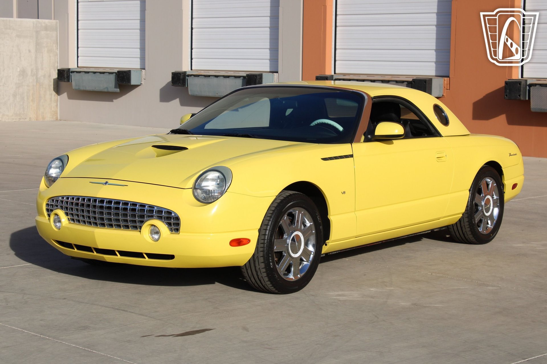 Used 2004 Ford Thunderbird RWD image 2