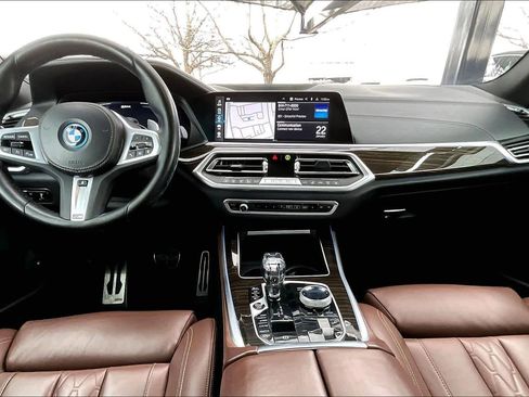 Used 2023 BMW X5 xDrive45e w/ Executive Package image 16