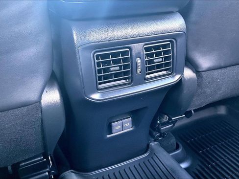 Used 2025 Toyota RAV4 Limited image 33