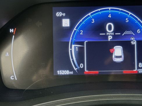 Used 2025 Toyota Grand Highlander AWD image 19