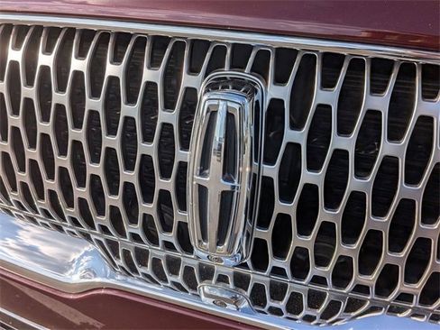 Certified 2022 Lincoln Nautilus Reserve w/ Equipment Group 201A image 9