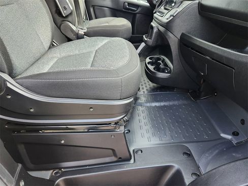 Used 2023 RAM ProMaster 2500 image 12