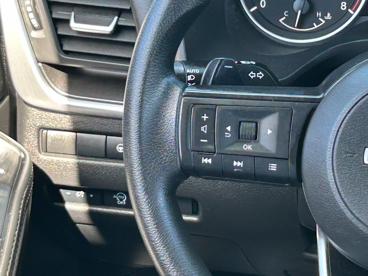 Certified 2024 Nissan Rogue SV AWD/4WD image 20