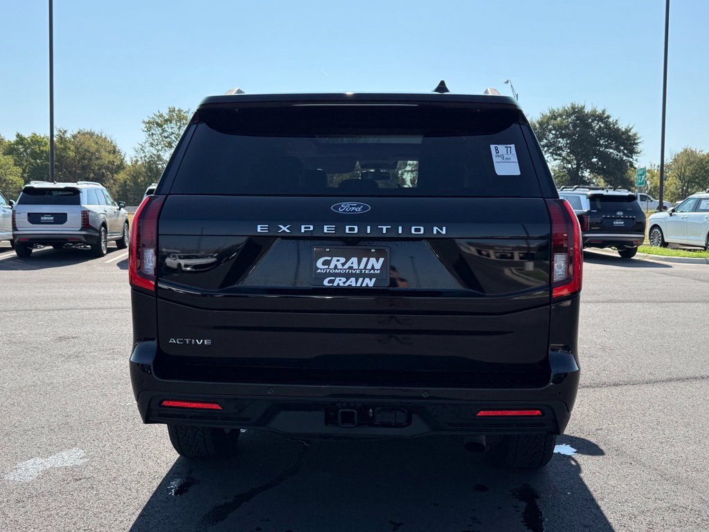 Used 2025 Ford Expedition Active AWD/4WD image 6
