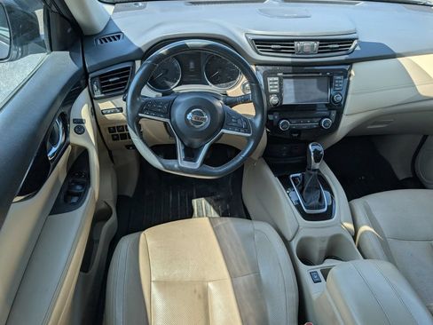 Used 2017 Nissan Rogue SL w/ SL Premium Package FWD image 9