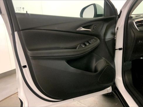 Used 2025 Buick Encore GX Preferred AWD/4WD image 25