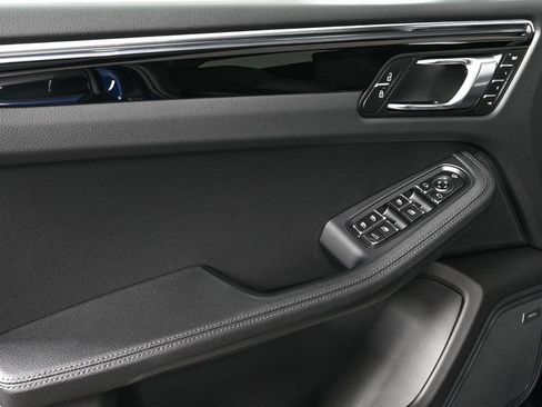 Certified 2026 Porsche Macan image 6