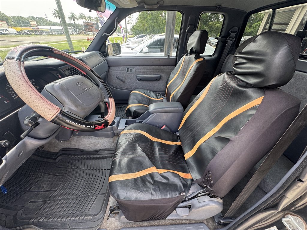 Used 2000 Toyota Tacoma PreRunner RWD image 9