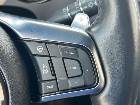 Used 2019 Jaguar F-TYPE Coupe RWD image 21