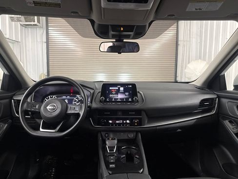 Used 2024 Nissan Rogue SV FWD image 15