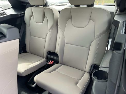 New 2026 Volvo XC90 B6 Plus w/ Protection Package Premier image 18