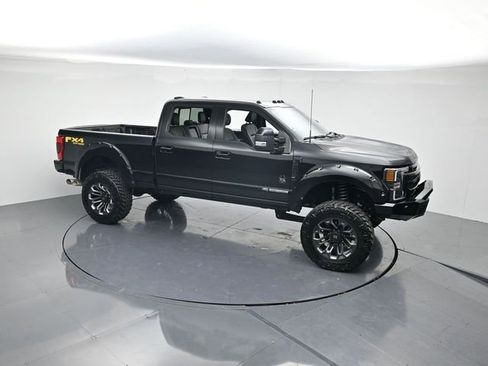 Used 2022 Ford F250 Lariat w/ Black Appearance Package image 40
