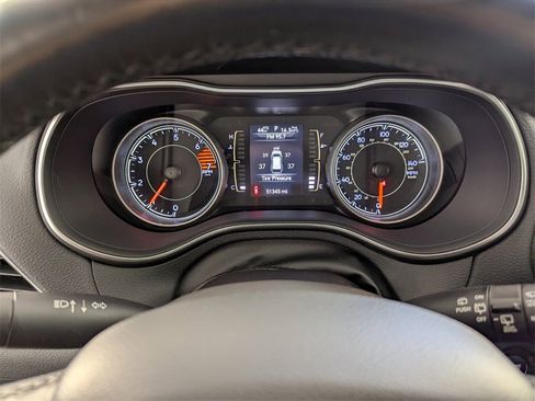 Certified 2020 Jeep Cherokee Latitude Plus image 23