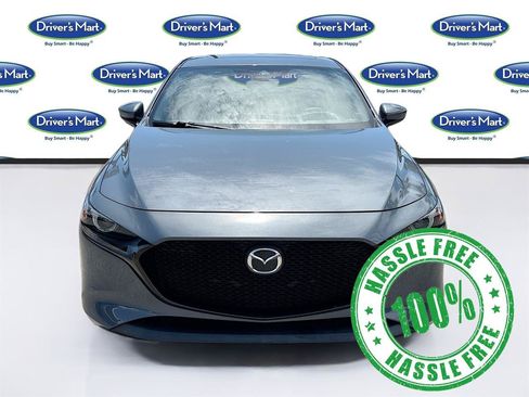 Used 2019 MAZDA MAZDA3 Hatchback w/ Premium Package FWD image 2