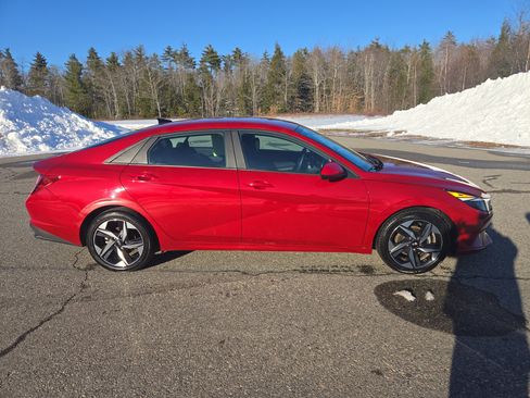 Used 2023 Hyundai Elantra SEL w/ Convenience Package image 4