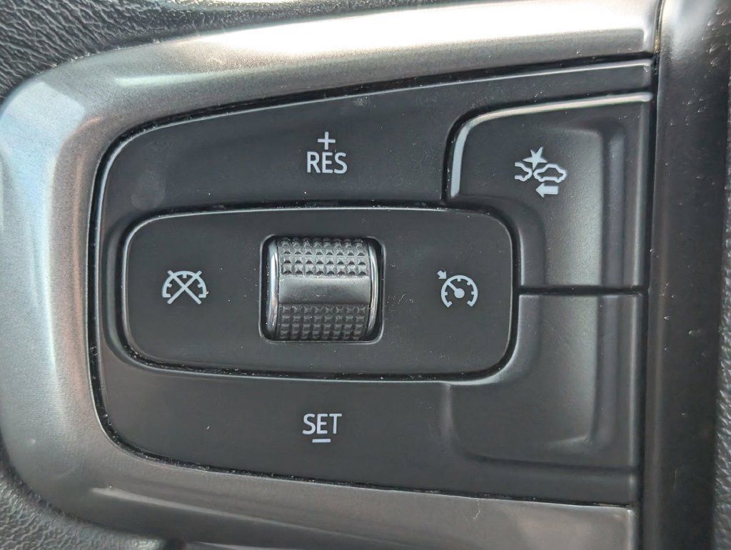 Used 2021 Chevrolet Suburban RST AWD/4WD image 21