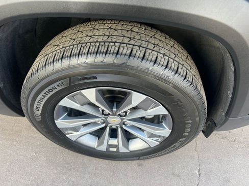 Used 2025 Chevrolet Equinox LT image 30