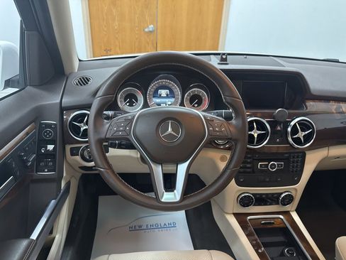 Used 2015 Mercedes-Benz GLK 350 4MATIC image 7