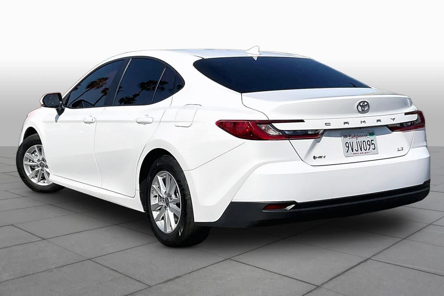 Used 2025 Toyota Camry LE FWD image 11