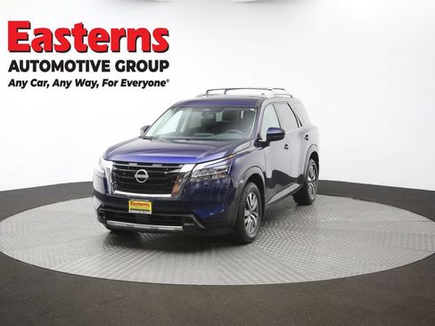 Used 2023 Nissan Pathfinder SL AWD/4WD image 55