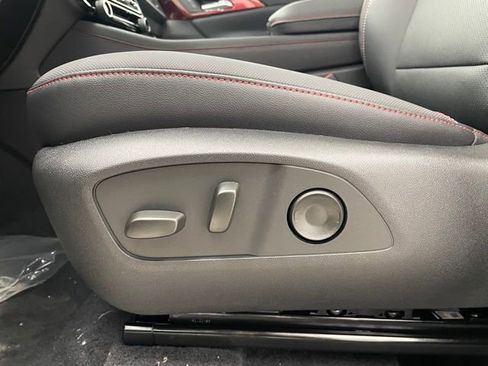 New 2026 Chevrolet Traverse Z71 w/ Enhanced Driving Package image 10